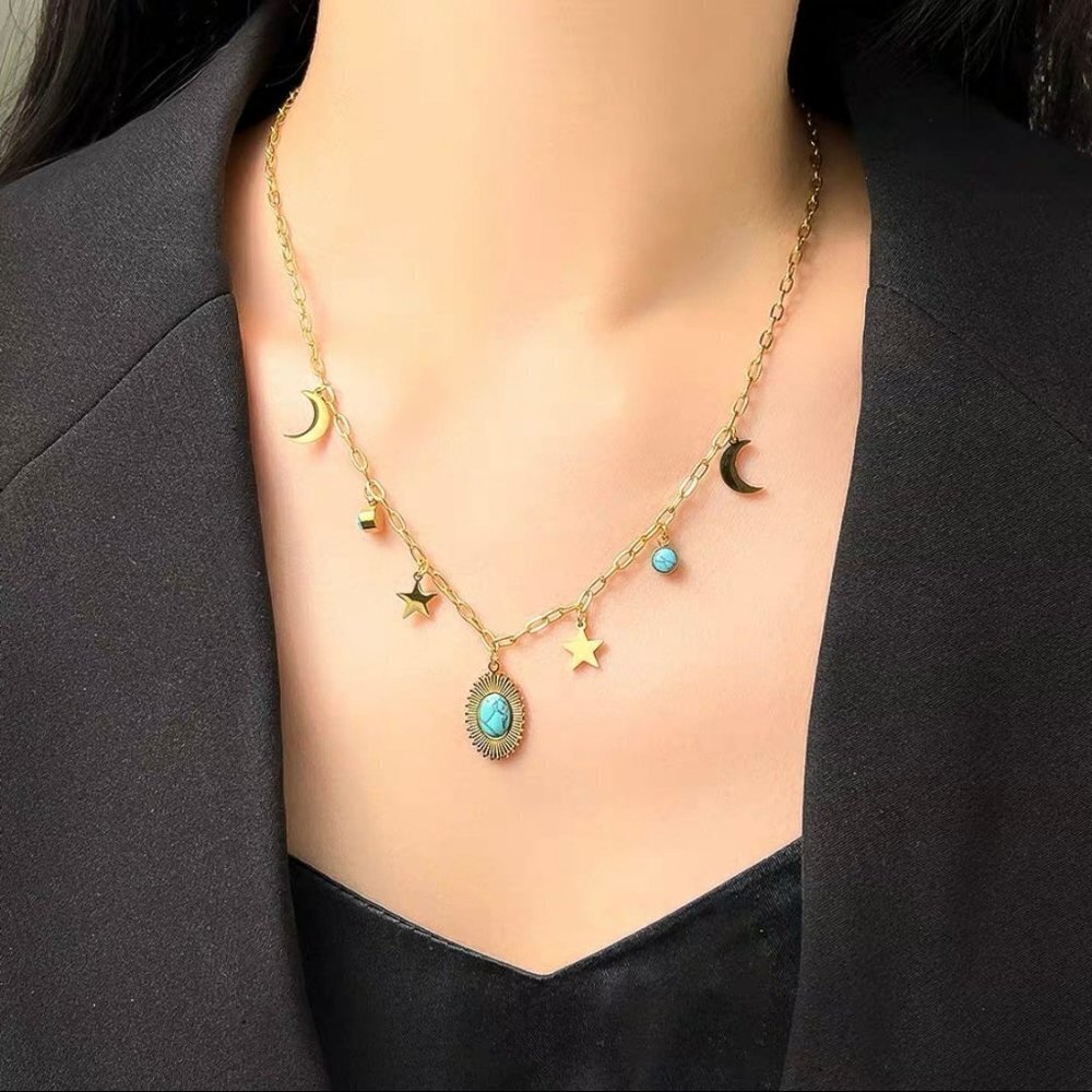 Green Stone Crystal Necklace For Women - Picture 1 of 3